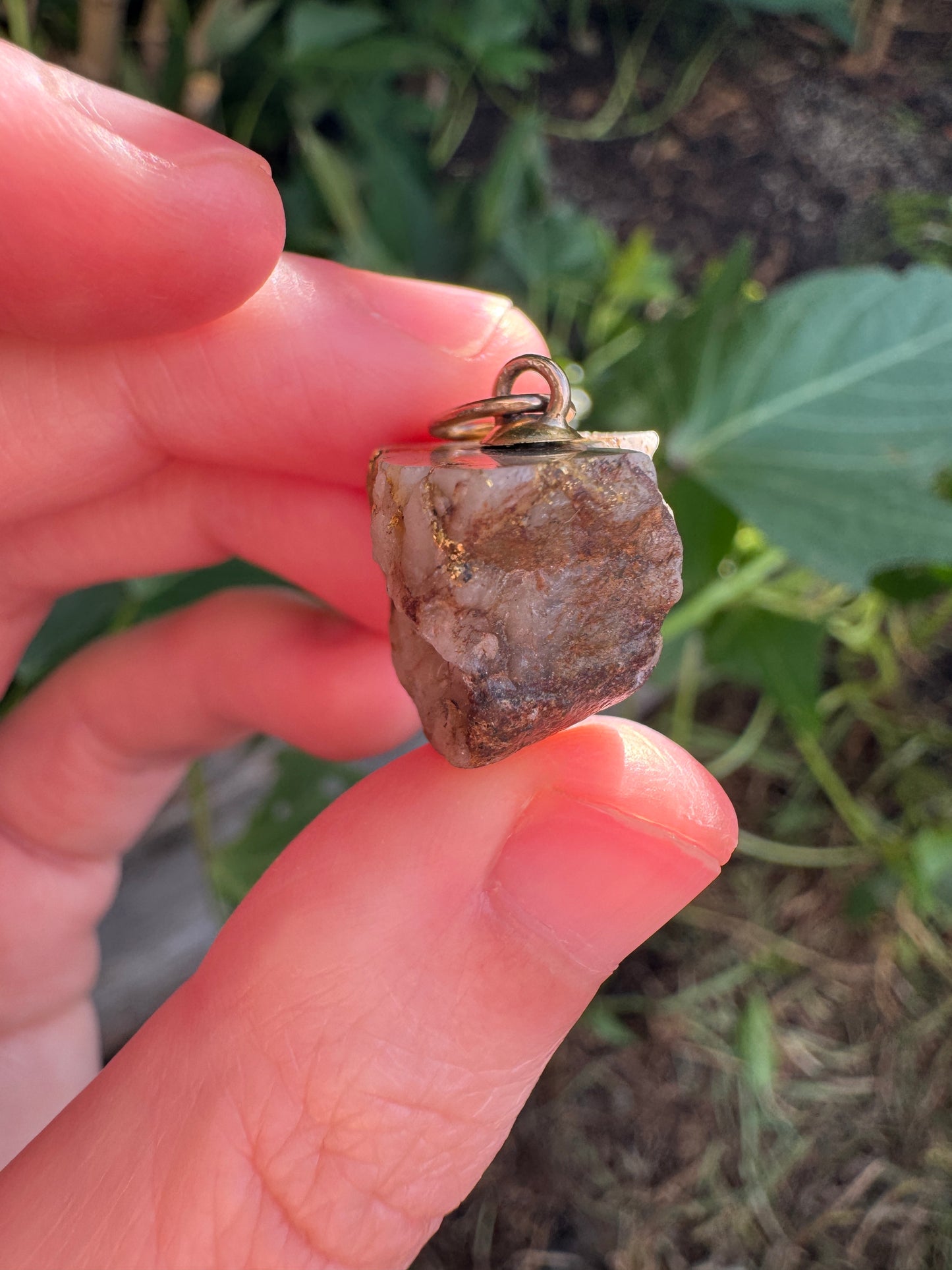 Antique Australian gold in quartz specimen pendant with 9ct gold fittings