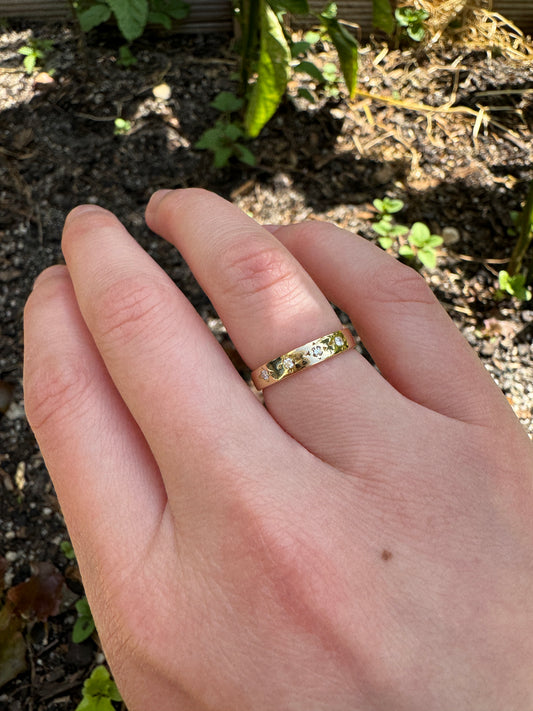 Vintage 18ct yellow gold four stone transitional cut and single cut diamond starset gypsy ring