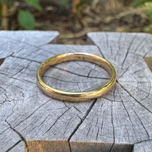 Vintage Australian 18ct yellow gold band, 2mm wide