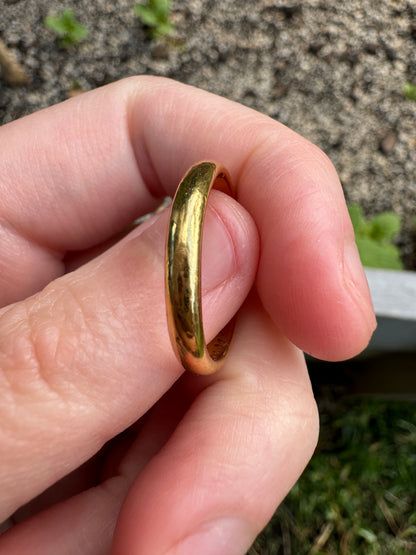 Antique Victorian 18ct yellow gold band, 3mm wide
