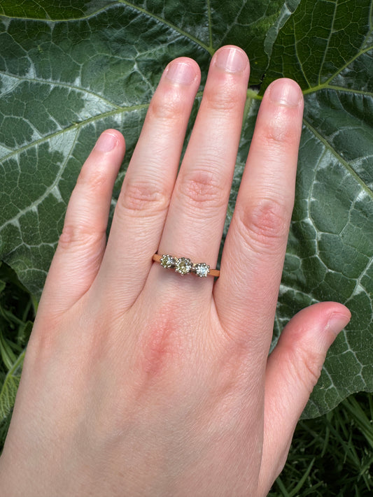 Vintage 18ct yellow gold three stone 0.52ct TCW old mine cut diamond ring