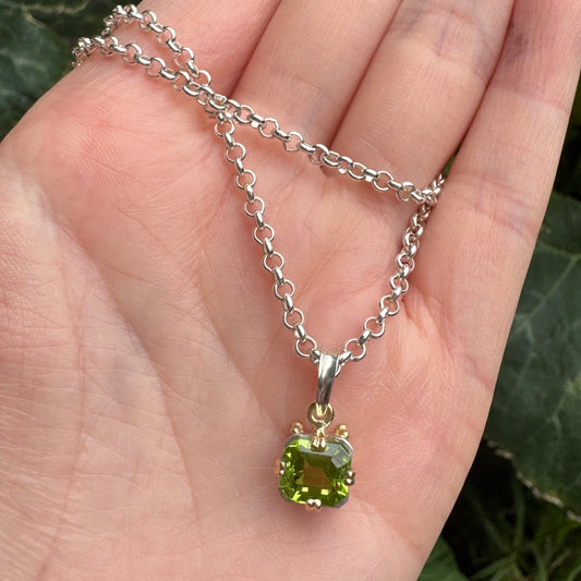 Custom handmade sterling silver and recycled 18ct yellow gold 2.09ct peridot necklace, 47cm / 18.5 inches long