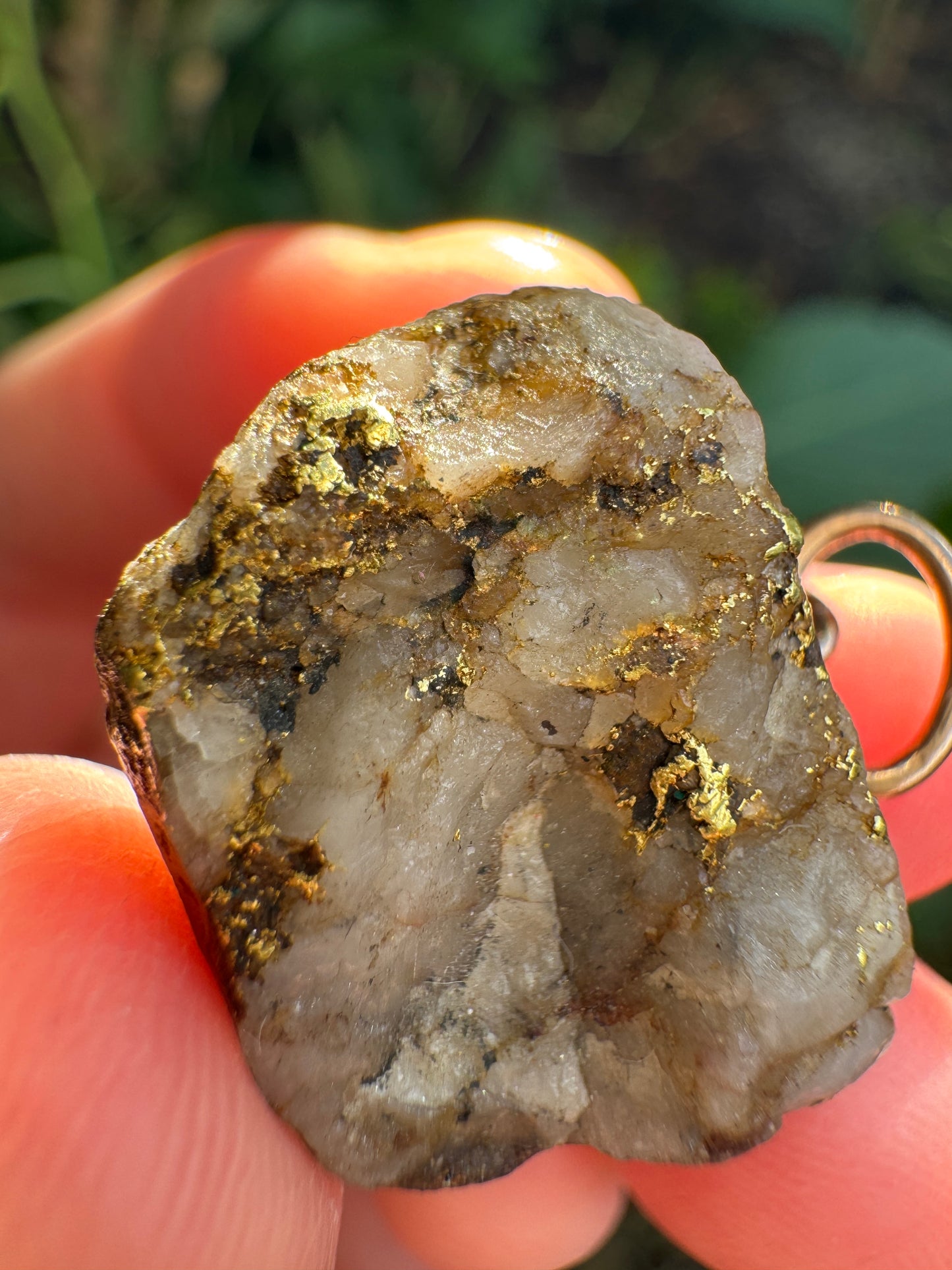 Antique Australian gold in quartz specimen pendant with 9ct gold fittings