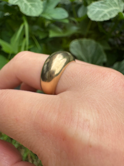 Vintage 9ct yellow gold bombe ring