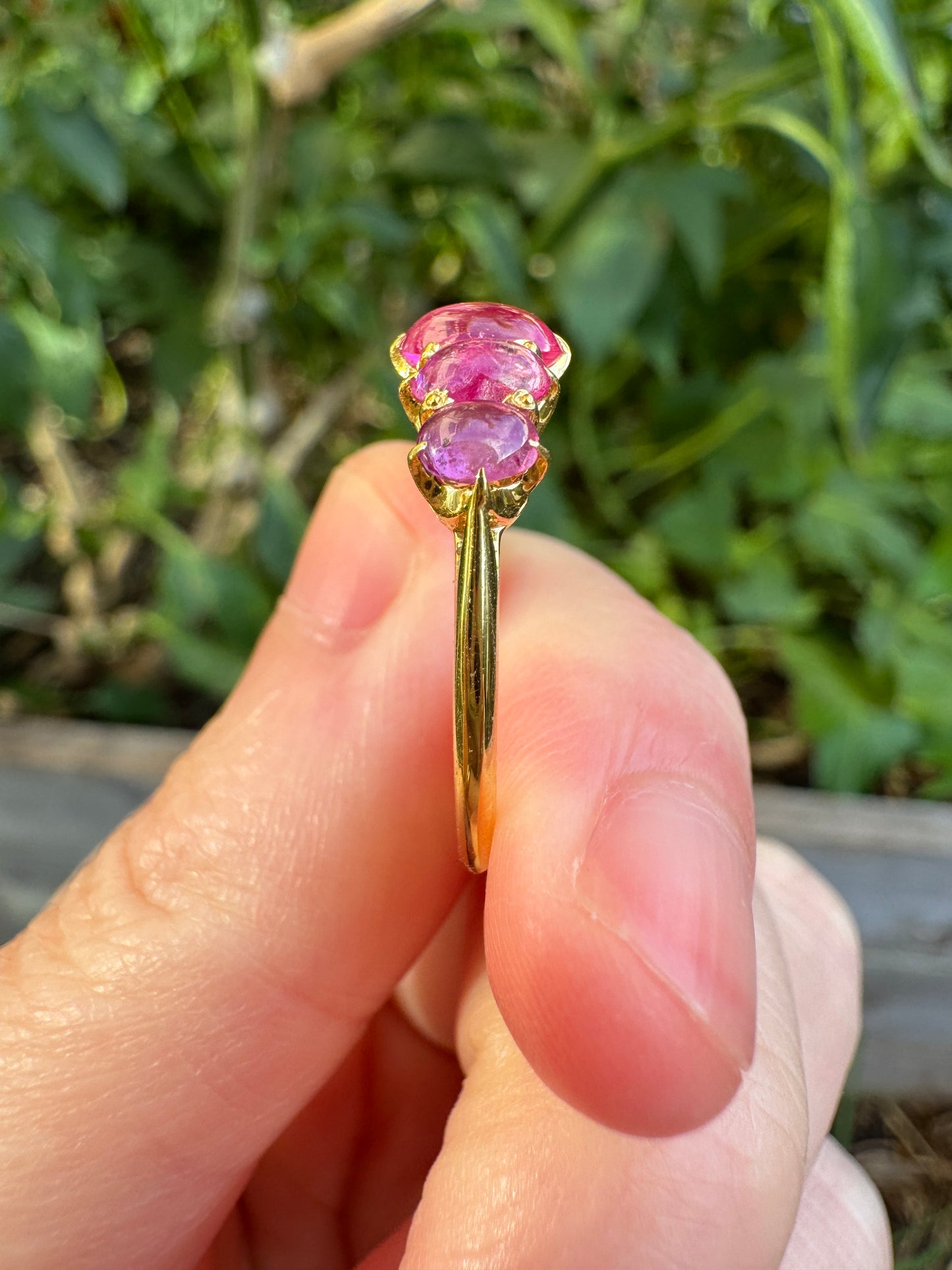Antique 15ct yellow gold five stone 1.65ct TCW natural pink sapphire cabochon ring