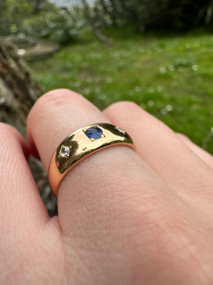 Vintage 18ct yellow gold old cut natural sapphire and old mine cut diamond gypsy ring