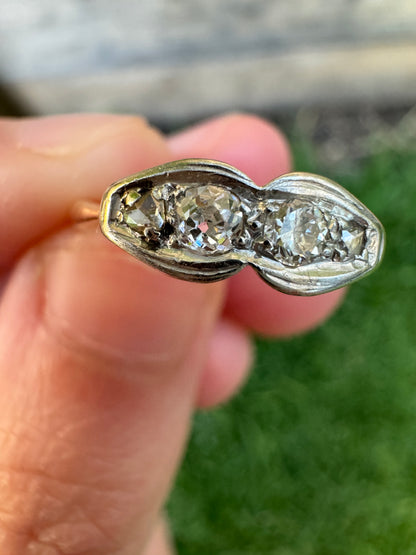 Vintage 18ct yellow gold and platinum scalloped old cut and rose cut diamond ring