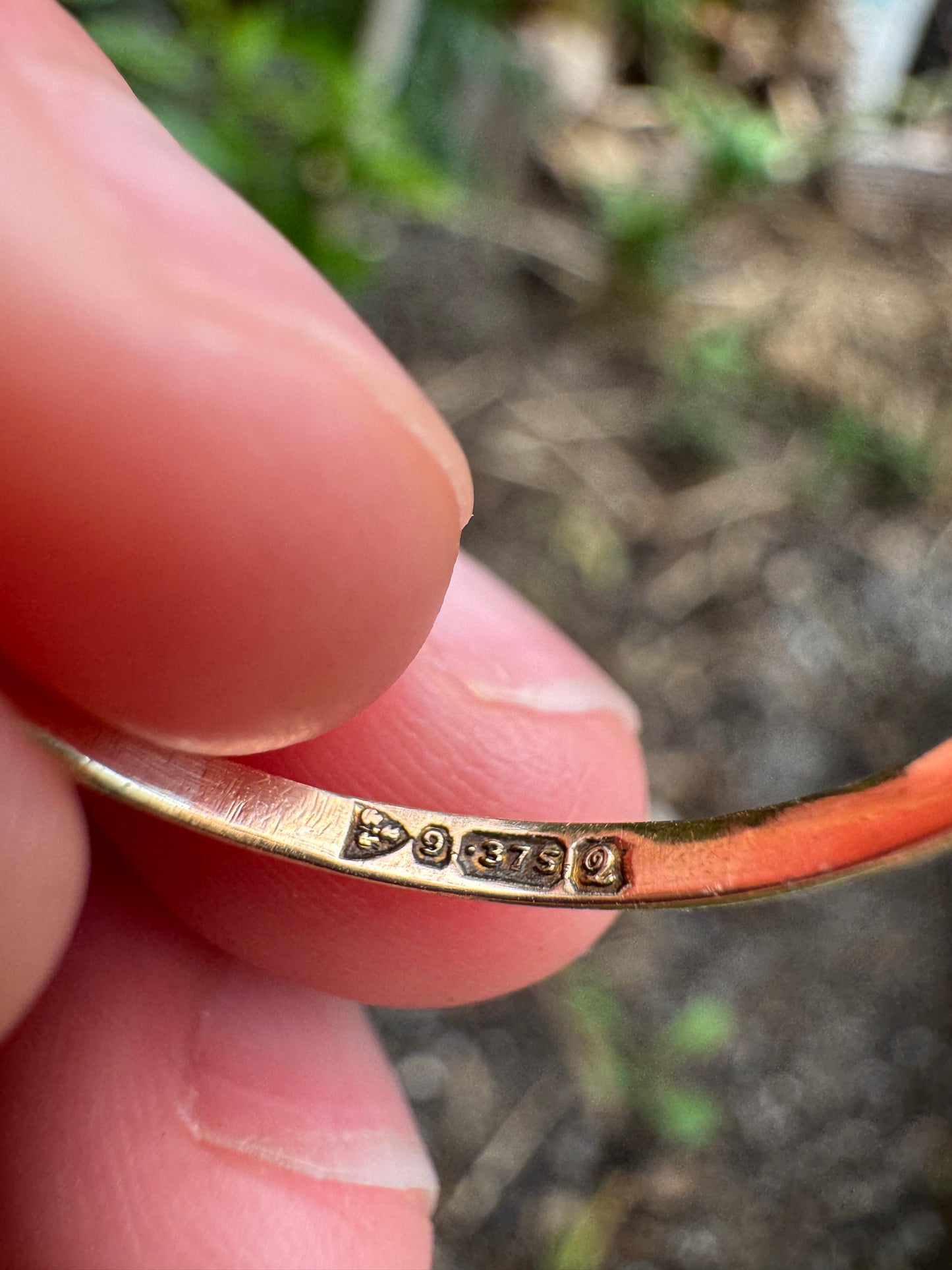 Antique English 9ct rosy yellow gold turquoise cabochon ring