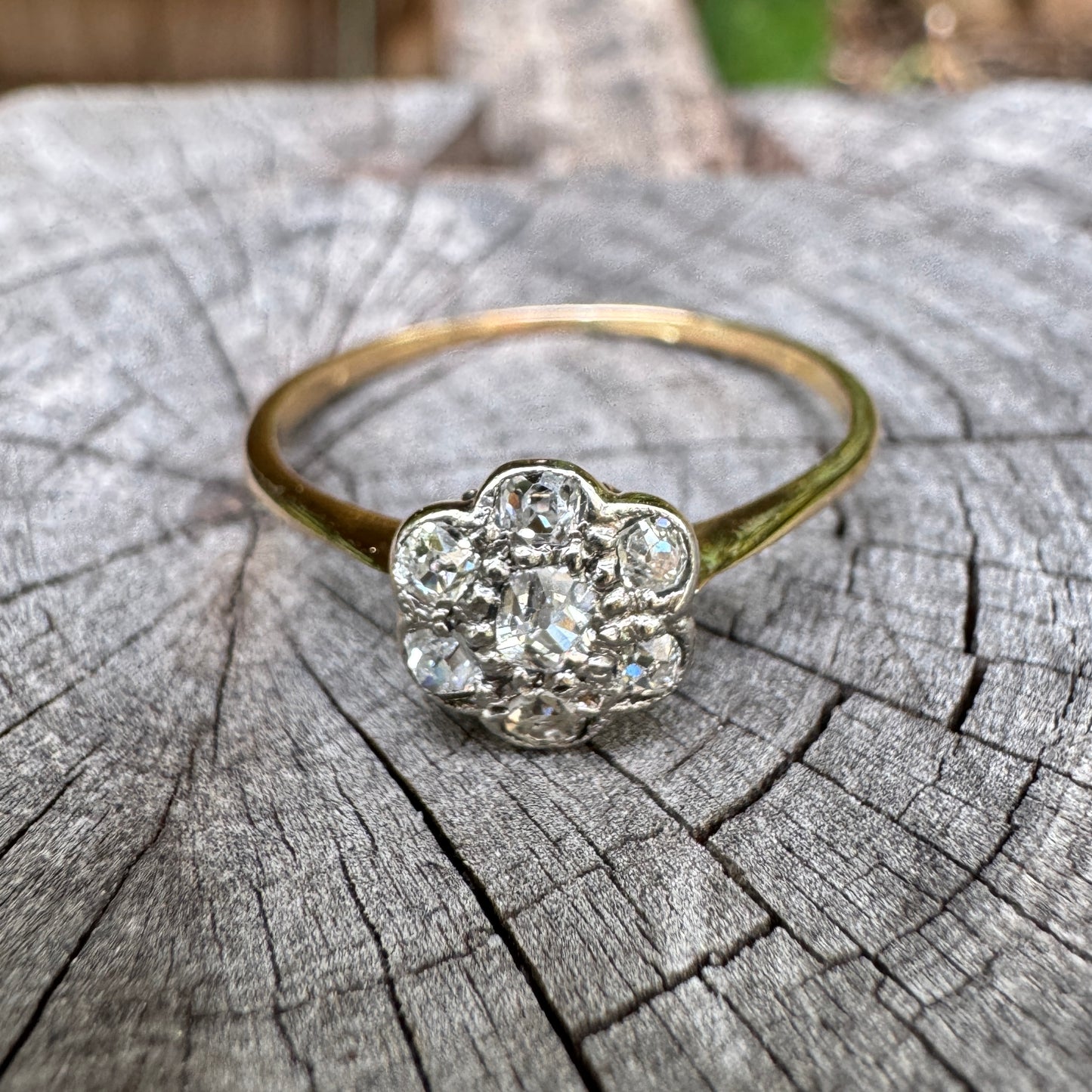 Vintage 18ct yellow gold 0.2ct TCW old mine cut diamond daisy cluster ring