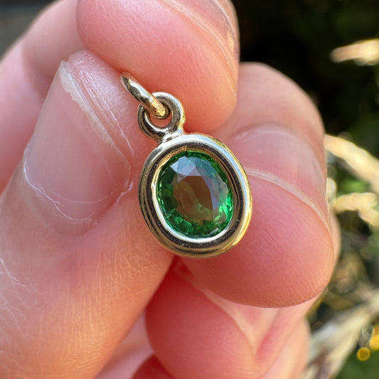 Custom handmade 9ct yellow gold 0.47ct tsavorite garnet bezel set pendant