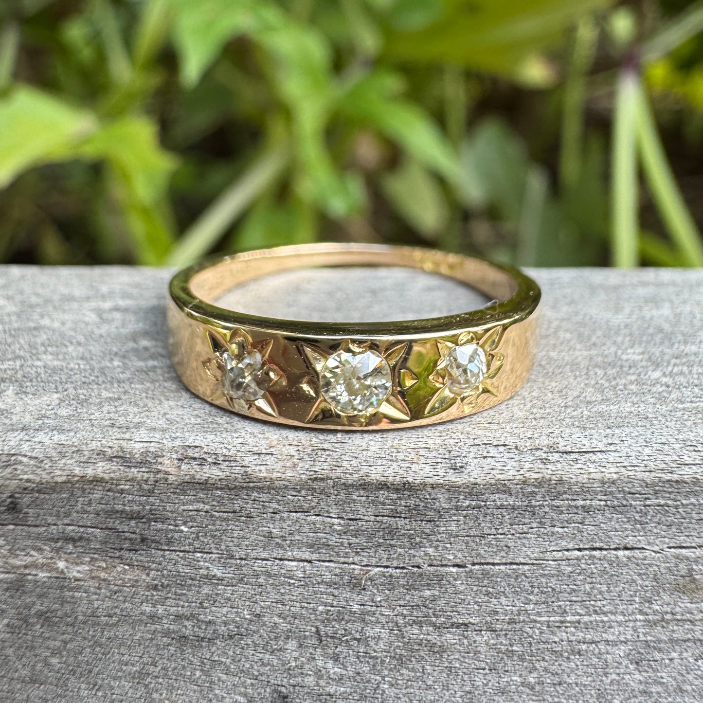 Antique 18ct yellow gold three stone old mine cut diamond starset gypsy ring
