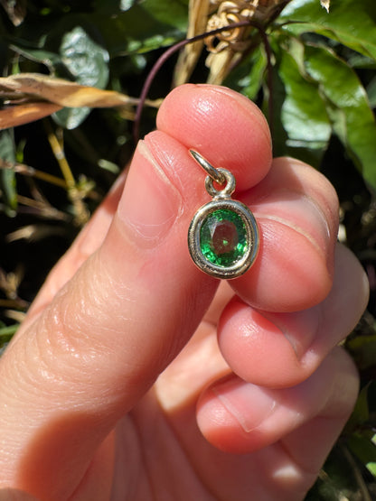 Custom handmade 9ct yellow gold 0.47ct tsavorite garnet bezel set pendant