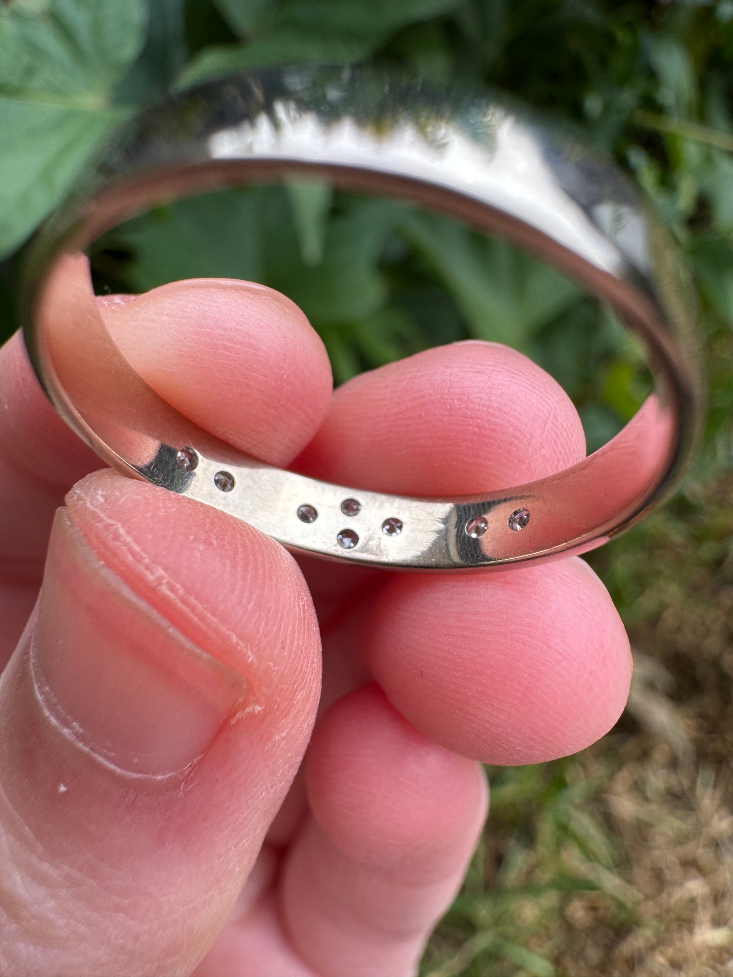 Vintage 18ct white gold eight stone 0.11ct TCW single cut diamond starset gypsy ring