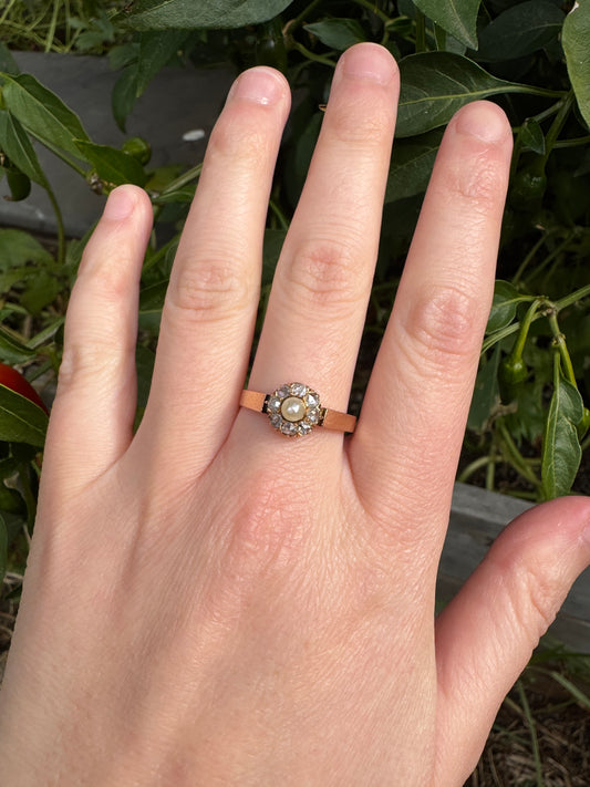 Vintage 18ct rose gold pearl and rose cut diamond daisy ring