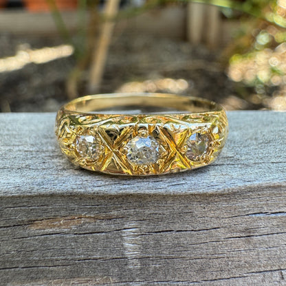 Vintage 18ct yellow gold three stone 0.28ct old mine cut diamond gypsy ring
