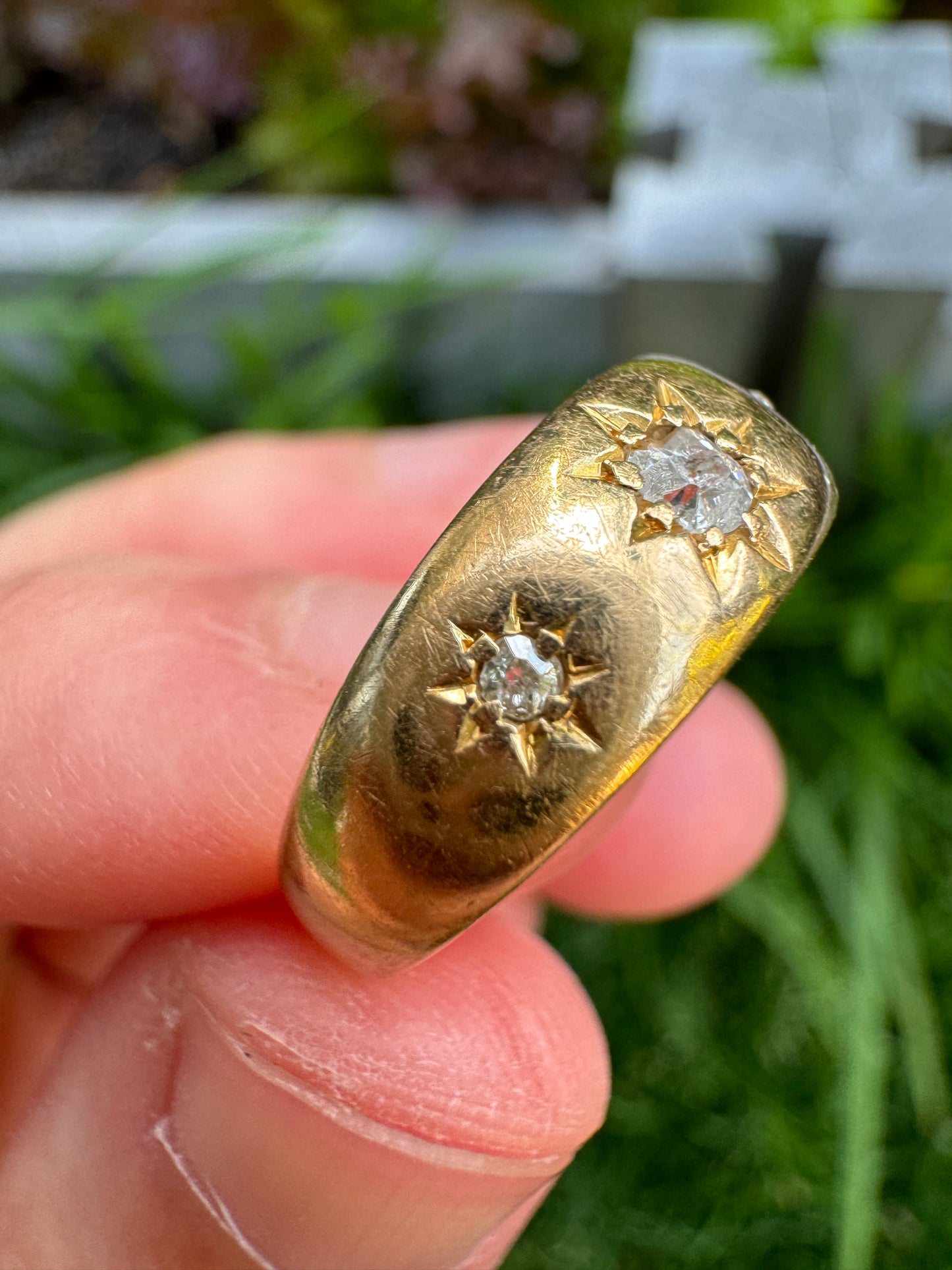 Antique 18ct yellow gold three stone 0.2ct TCW mixed old cut diamond starset gypsy ring