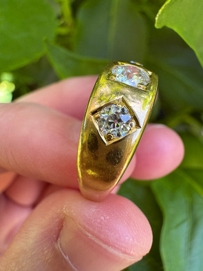 Vintage 18ct yellow gold three stone 0.7ct TCW old European cut and old mine cut diamond gypsy ring