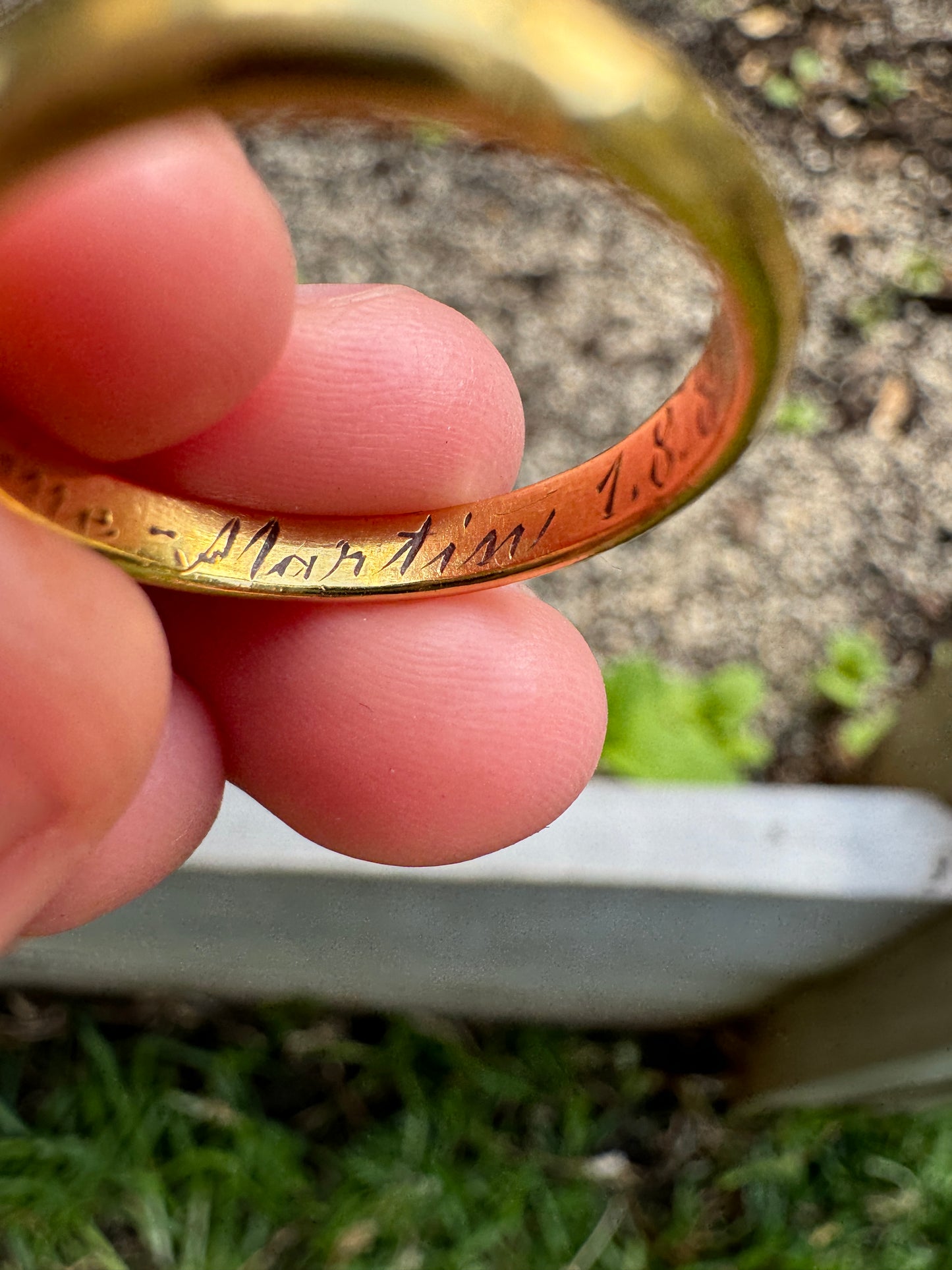 Antique Victorian 18ct yellow gold band, 3mm wide