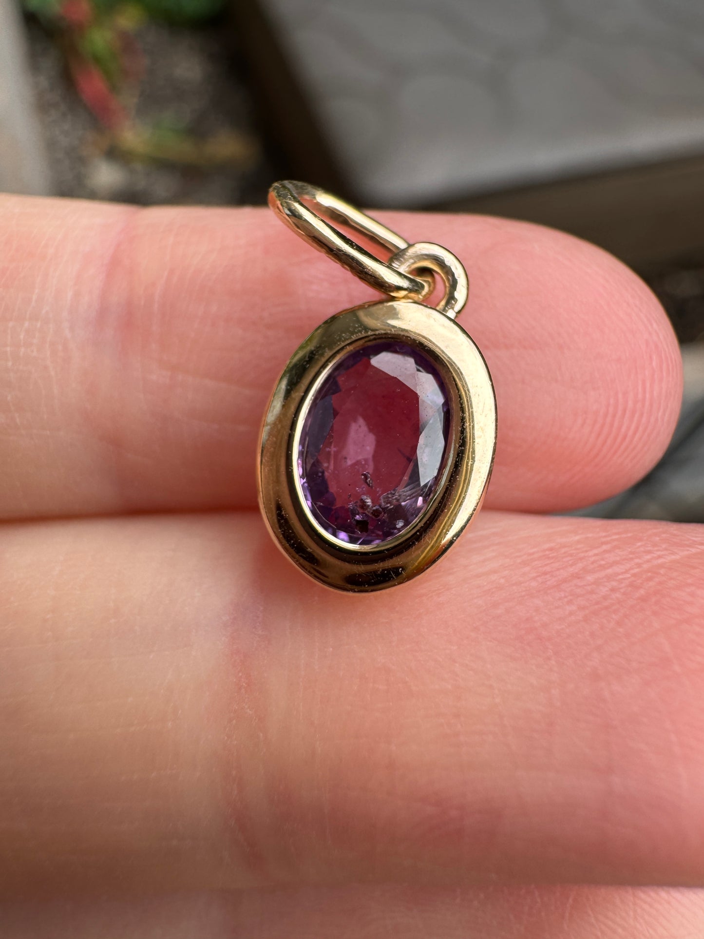 Custom handmade 9ct yellow gold 0.98ct natural purple sapphire bezel set pendant