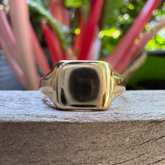Vintage Mid Century English 9ct yellow gold square signet ring