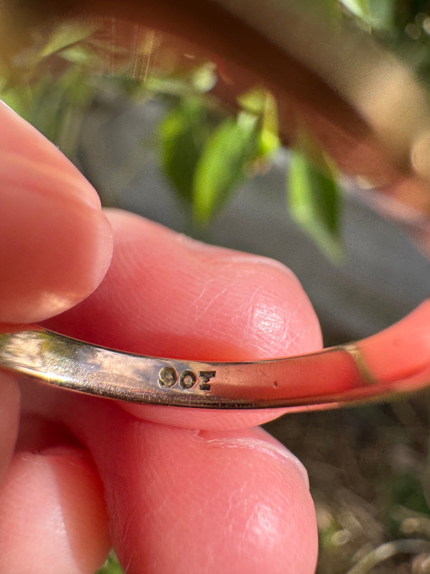 Antique 9ct rose gold three stone 0.7ct TCW garnet bezel set ring