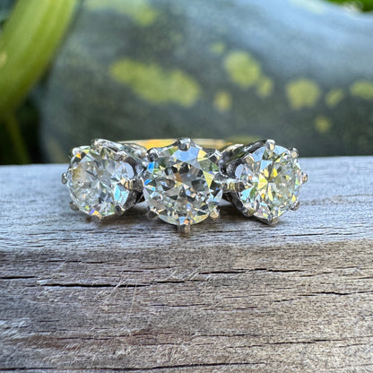 Vintage Mid Century 18ct yellow gold three stone 1.51ct TCW old European cut diamond ring