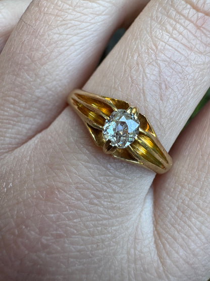 Antique 18ct gold old mine cut diamond belcher ring