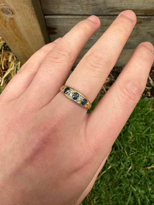 Vintage 18ct yellow gold natural sapphire and old cut diamond ring