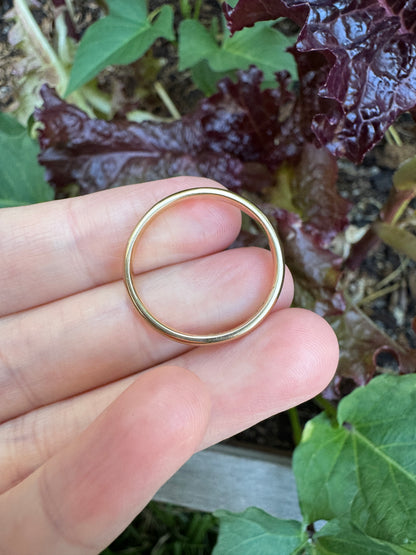 Vintage Australian 18ct yellow gold band, 2mm wide