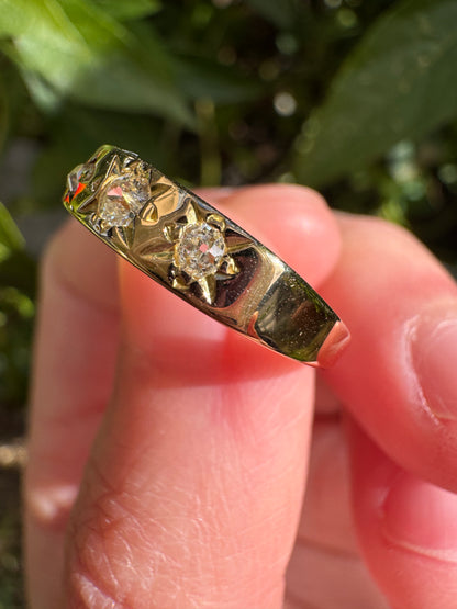 Antique 18ct yellow gold three stone old mine cut diamond starset gypsy ring