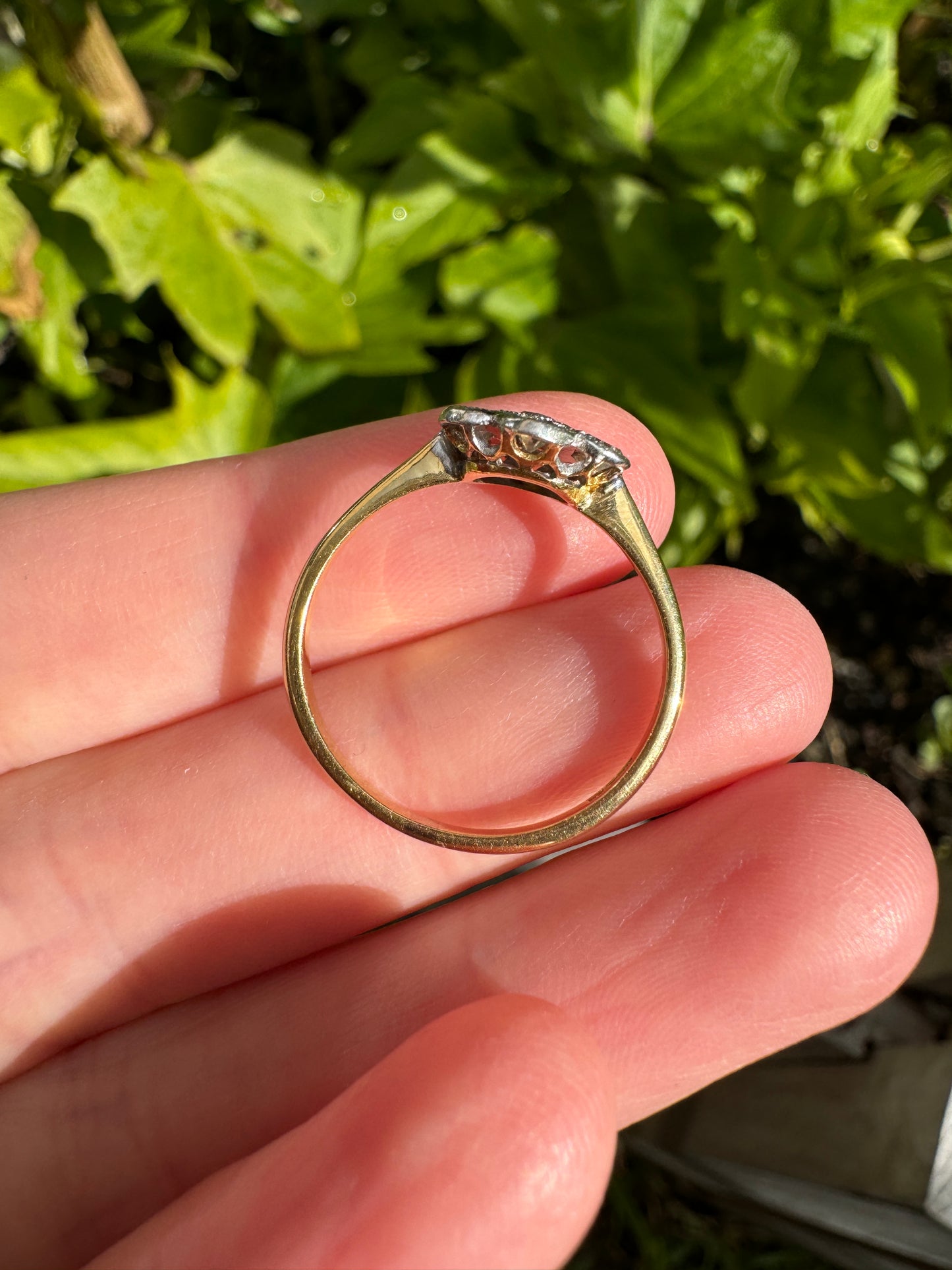 Vintage 18ct yellow gold and platinum 0.55ct TCW old mine cut and single cut diamond daisy ring