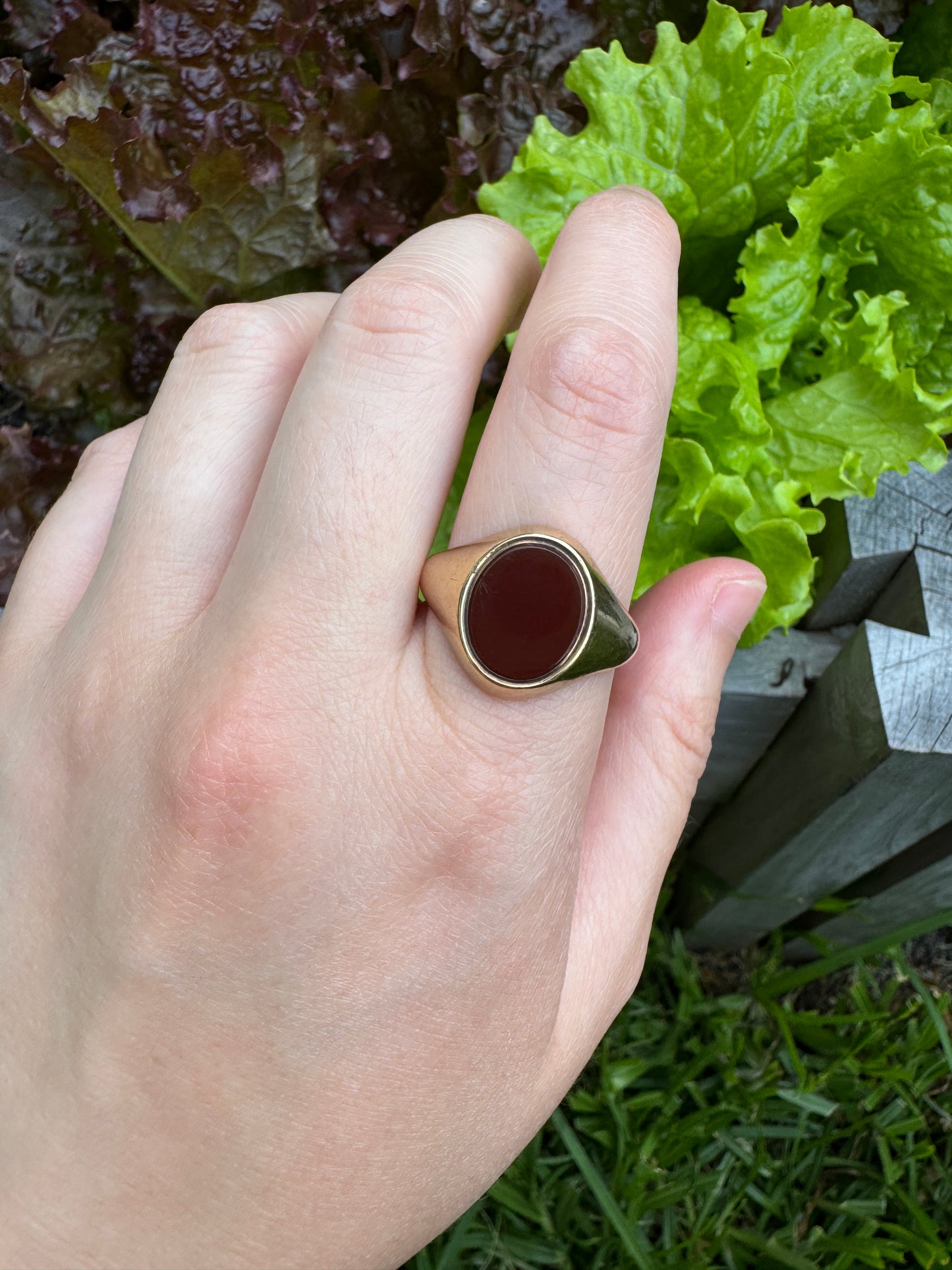 Vintage 9ct yellow gold carnelian signet ring