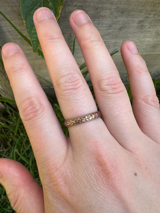 Vintage 9ct rose gold floral engraved band