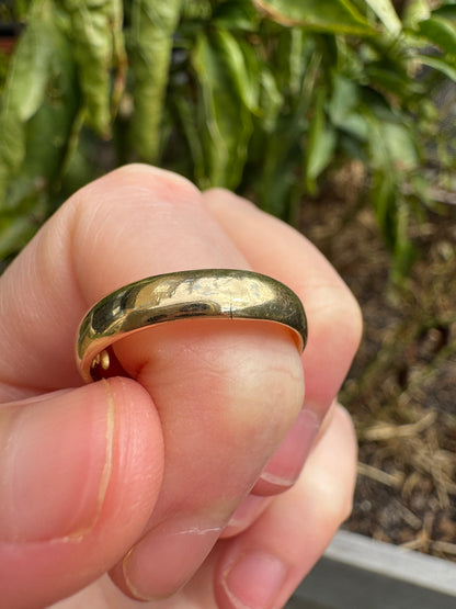 Antique English Edwardian 18ct yellow gold 0.76ct old cushion cut garnet gypsy ring