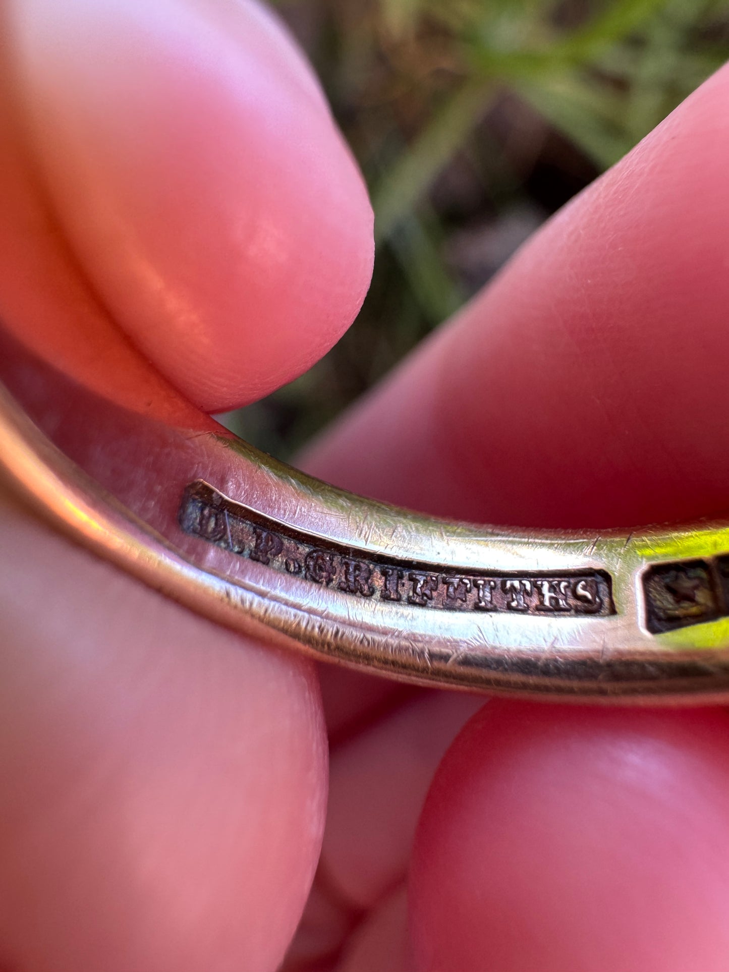 Antique Australian 15ct yellow gold band, 4.5mm wide