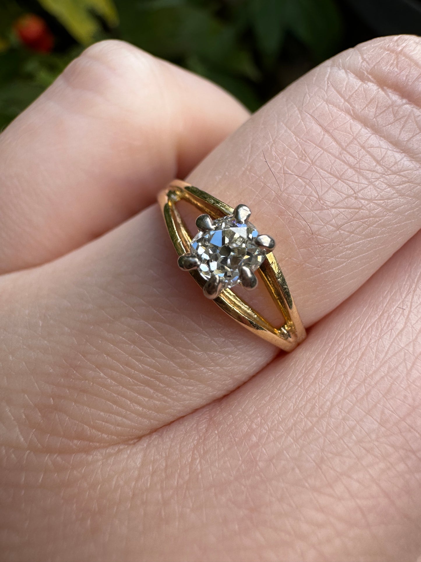 Vintage 18ct gold old mine cut diamond solitaire ring