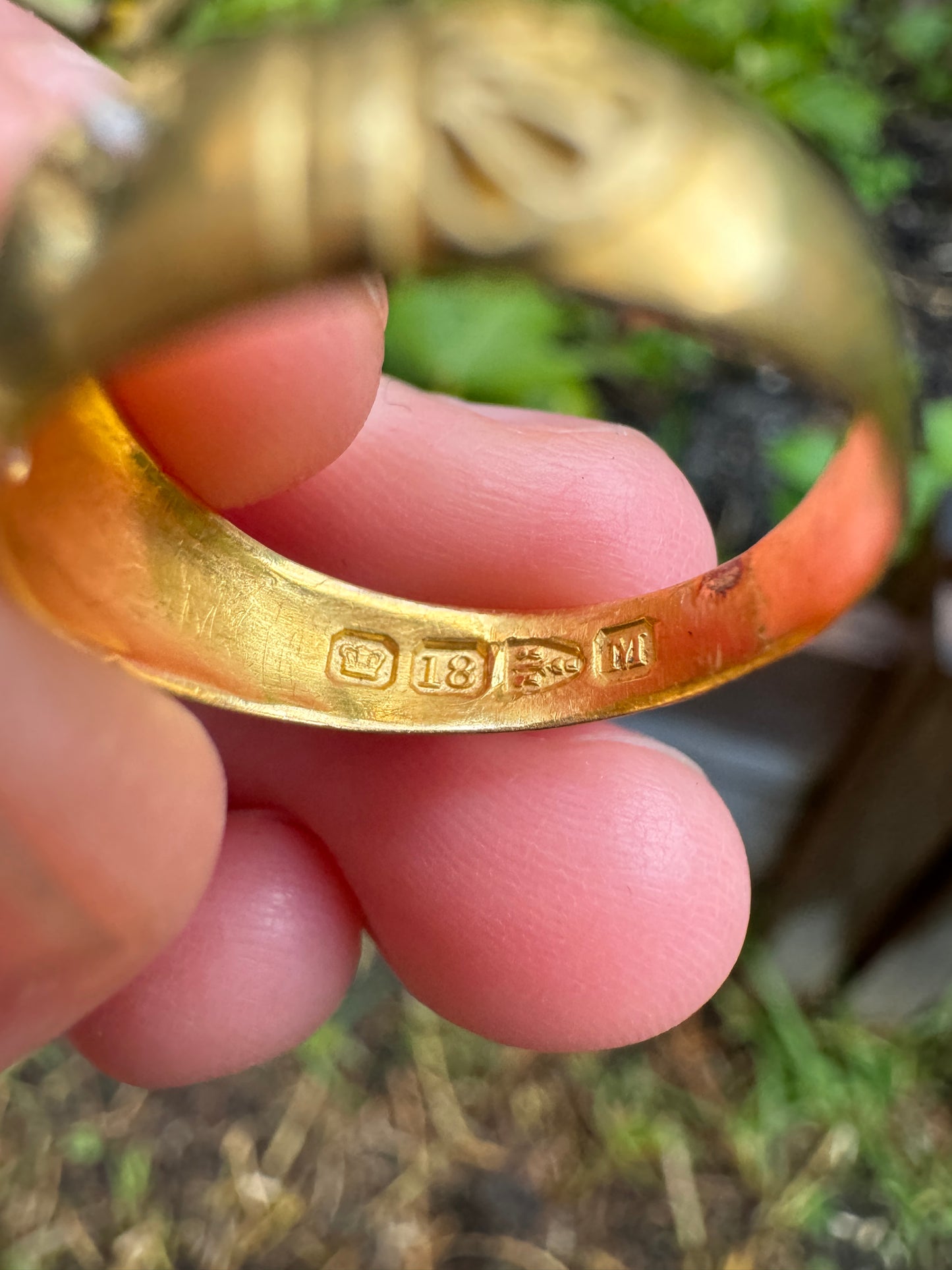 Antique 18ct yellow gold three stone old mine cut diamond starset gypsy ring