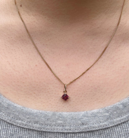 Custom handmade 9ct yellow gold 0.97ct rhodolite garnet claw set pendant