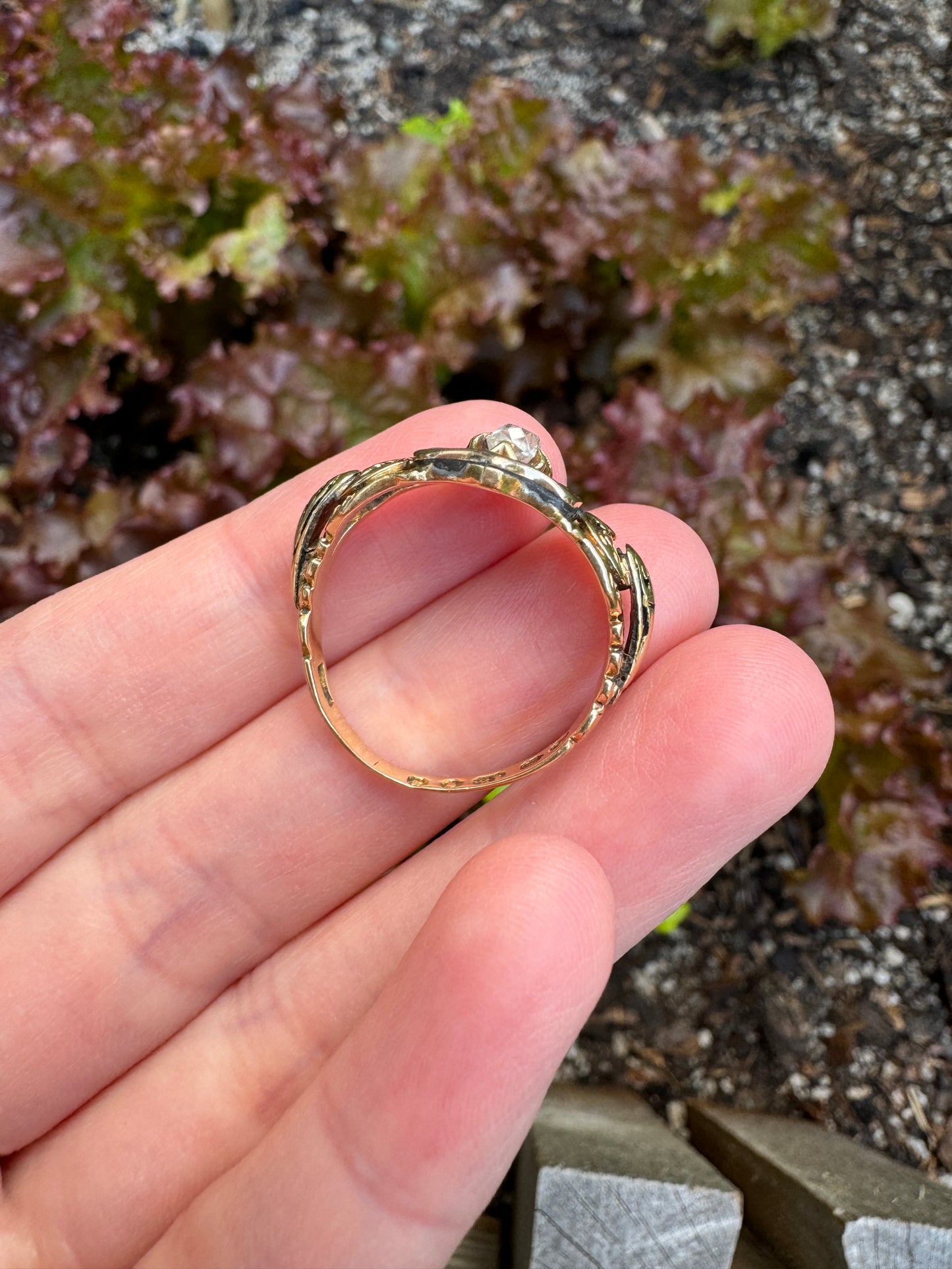 Antique 18ct yellow gold 0.25ct old mine cut diamond and black enamel mourning ring