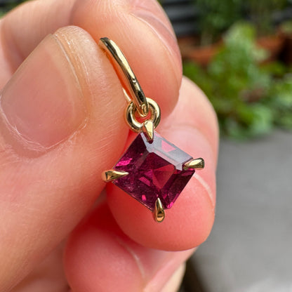Custom handmade 9ct yellow gold 0.97ct rhodolite garnet claw set pendant