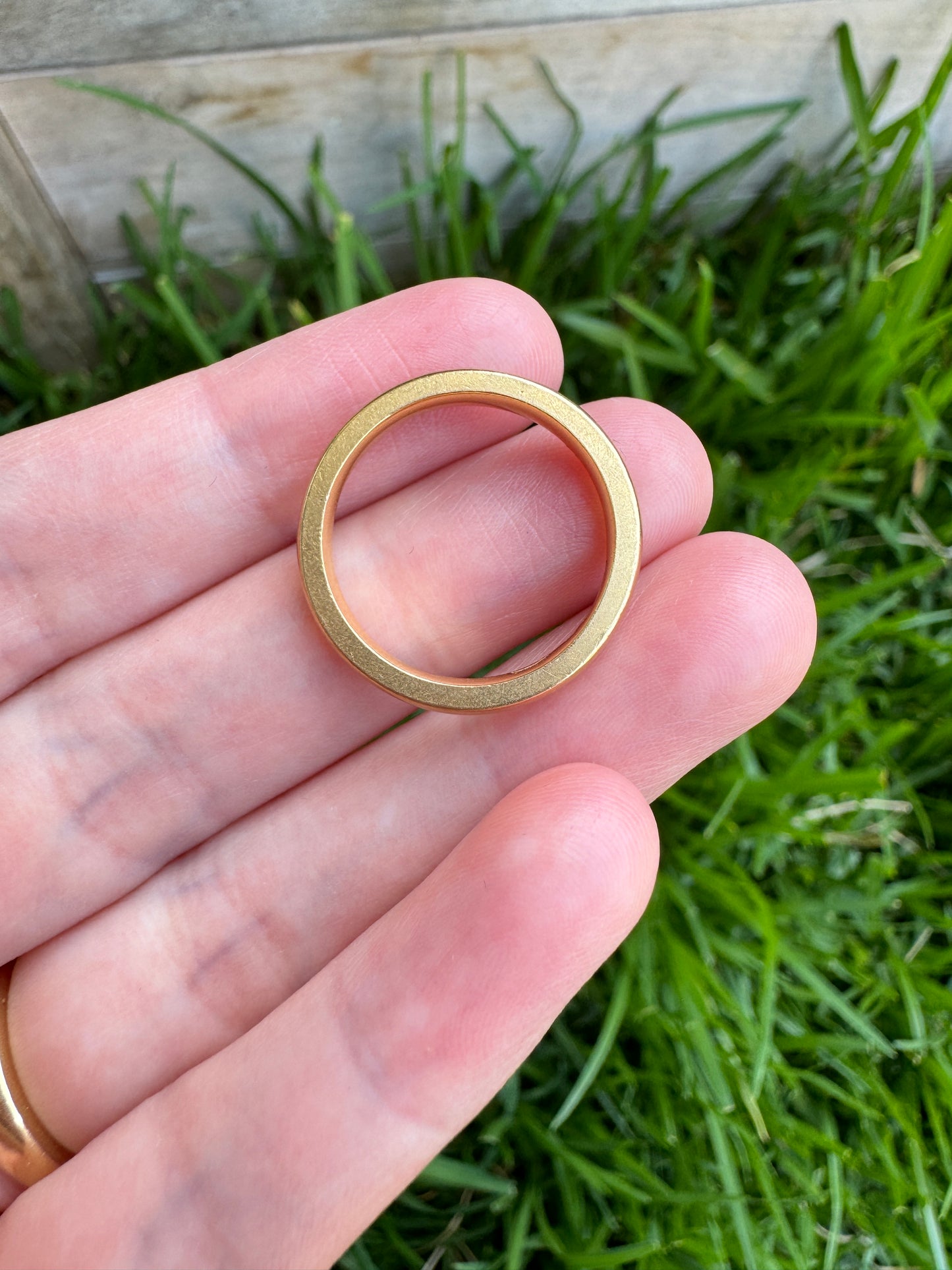 Vintage 22ct yellow gold donut band, 3.5mm wide
