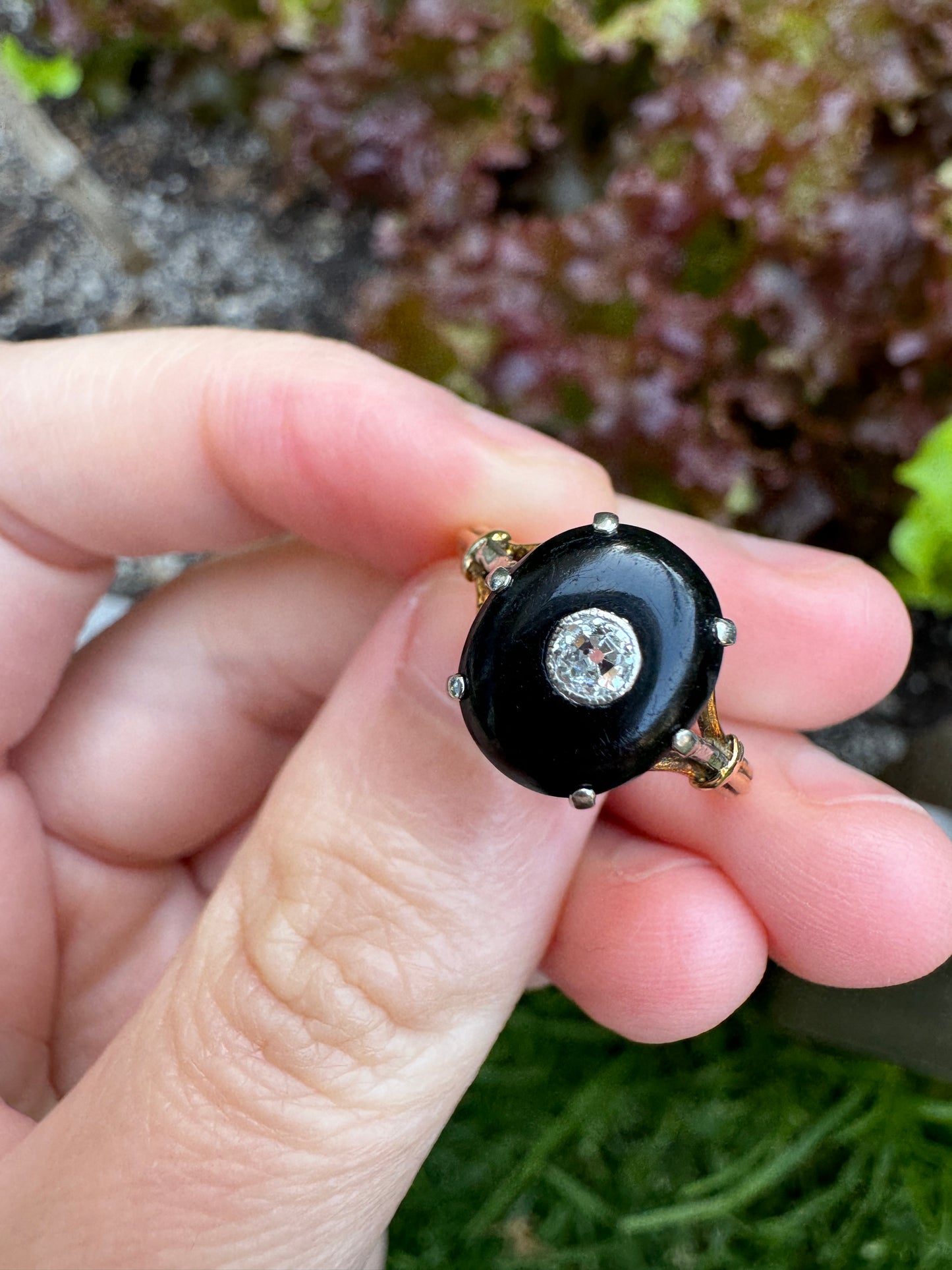 Vintage 18ct yellow gold onyx and old mine cut diamond ring