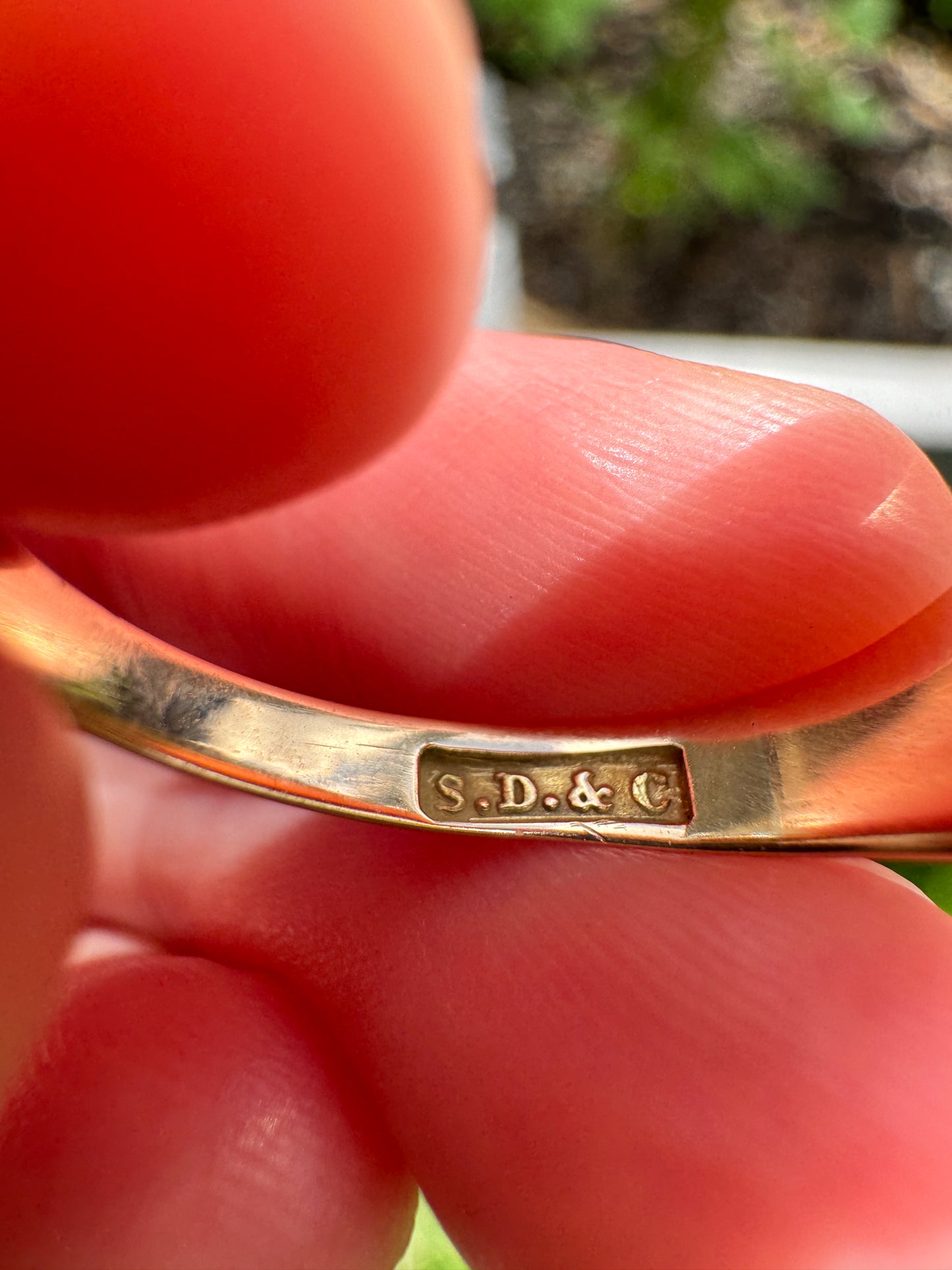 Antique Australian 15ct yellow gold engraved enamel signet ring