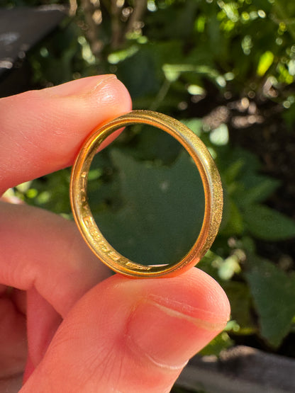 Antique English 22ct yellow gold band, 3mm wide