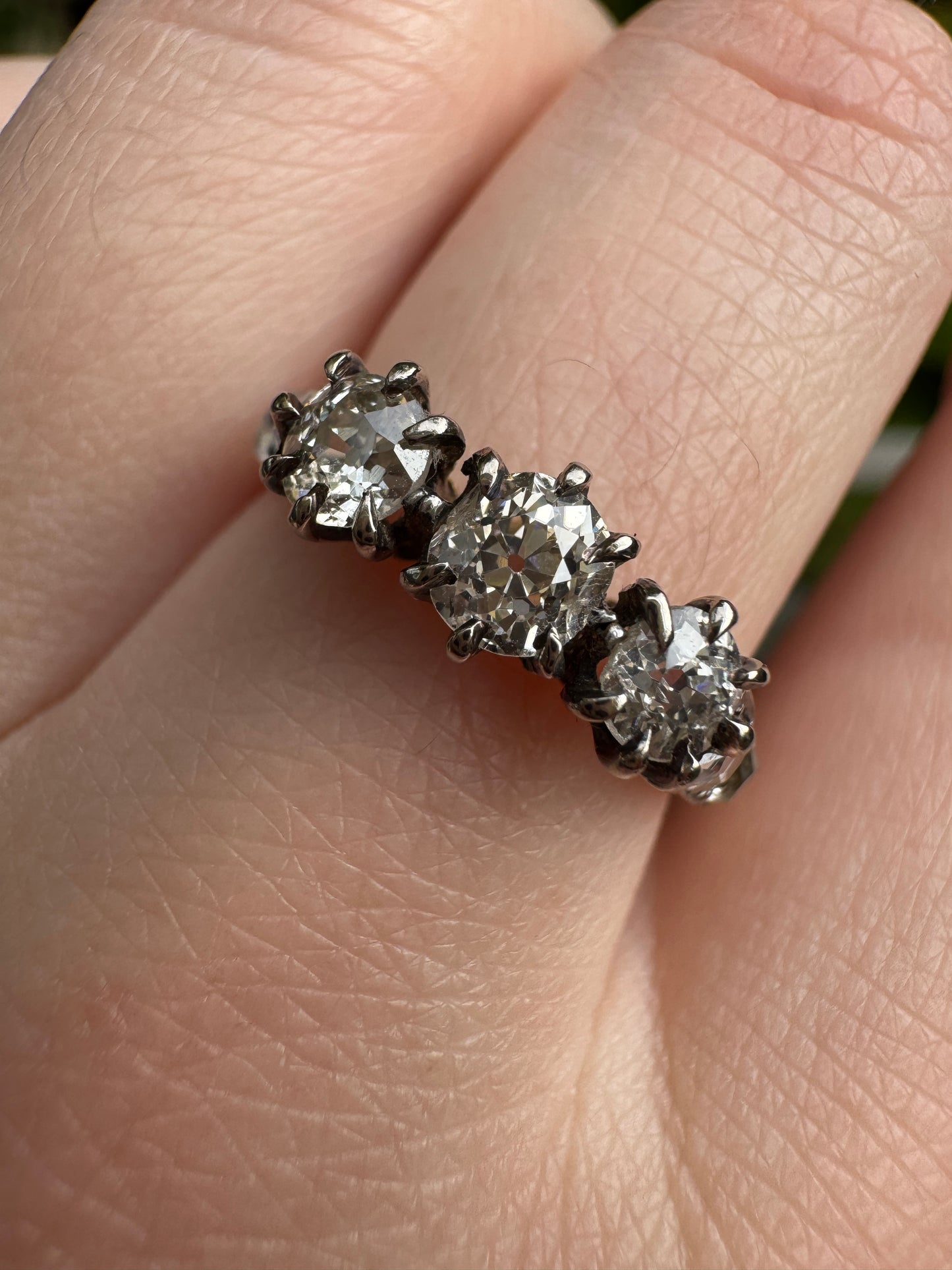 Antique 18ct gold old mine cut diamond trilogy ring