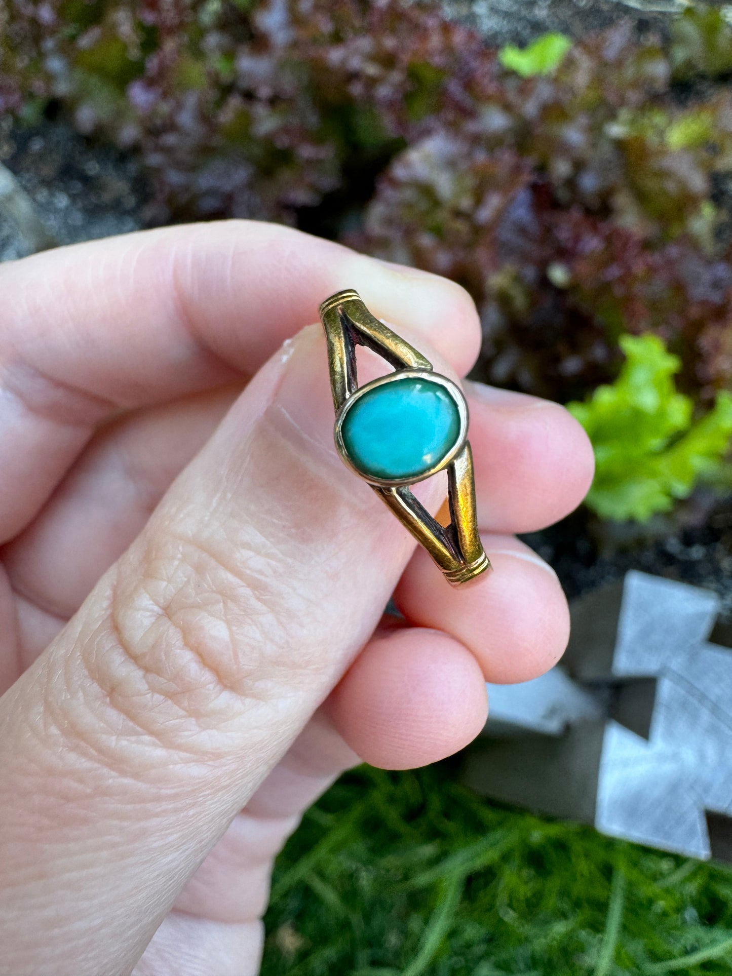 Antique 22ct yellow gold natural turquoise cabochon ring