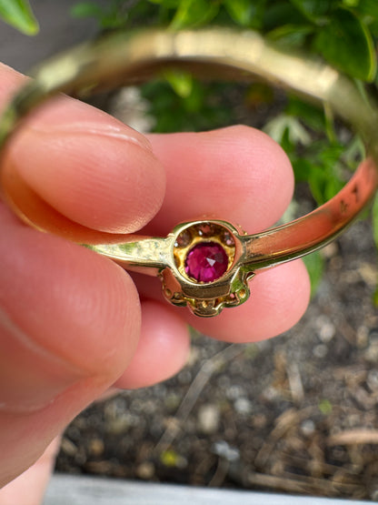 Vintage 18ct yellow gold 0.24ct natural ruby and 0.17ct TCW old single cut diamond daisy cluster ring
