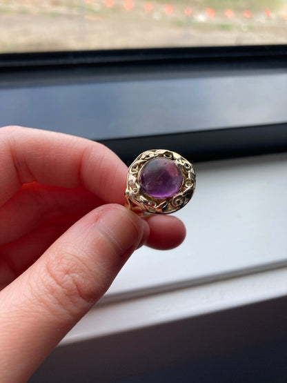 Vintage 9ct yellow gold amethyst cabochon ring