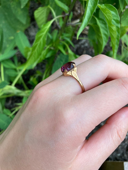 Vintage 9ct rose gold Arts & Crafts style faceted purple paste ring