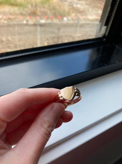 Antique 9ct rose gold shield signet ring